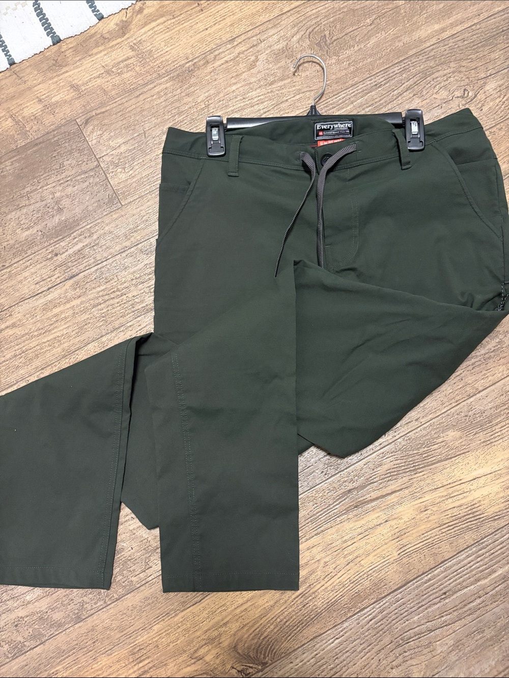 686 Everywhere collection Men’s Olive Stretch Drawstring Pants slim fit 34x32